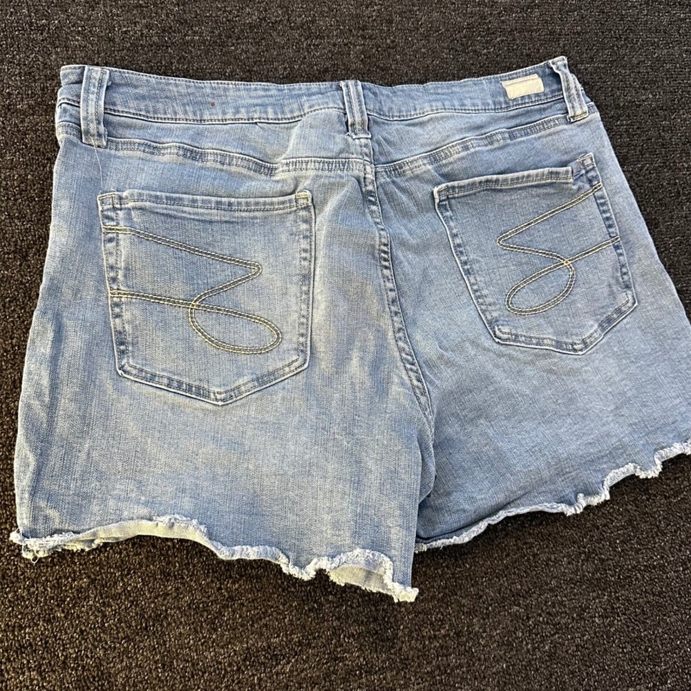 Seven7 Denim Shorts Womens 16 Light Blue Good Distressed Raw Hem Mid Rise